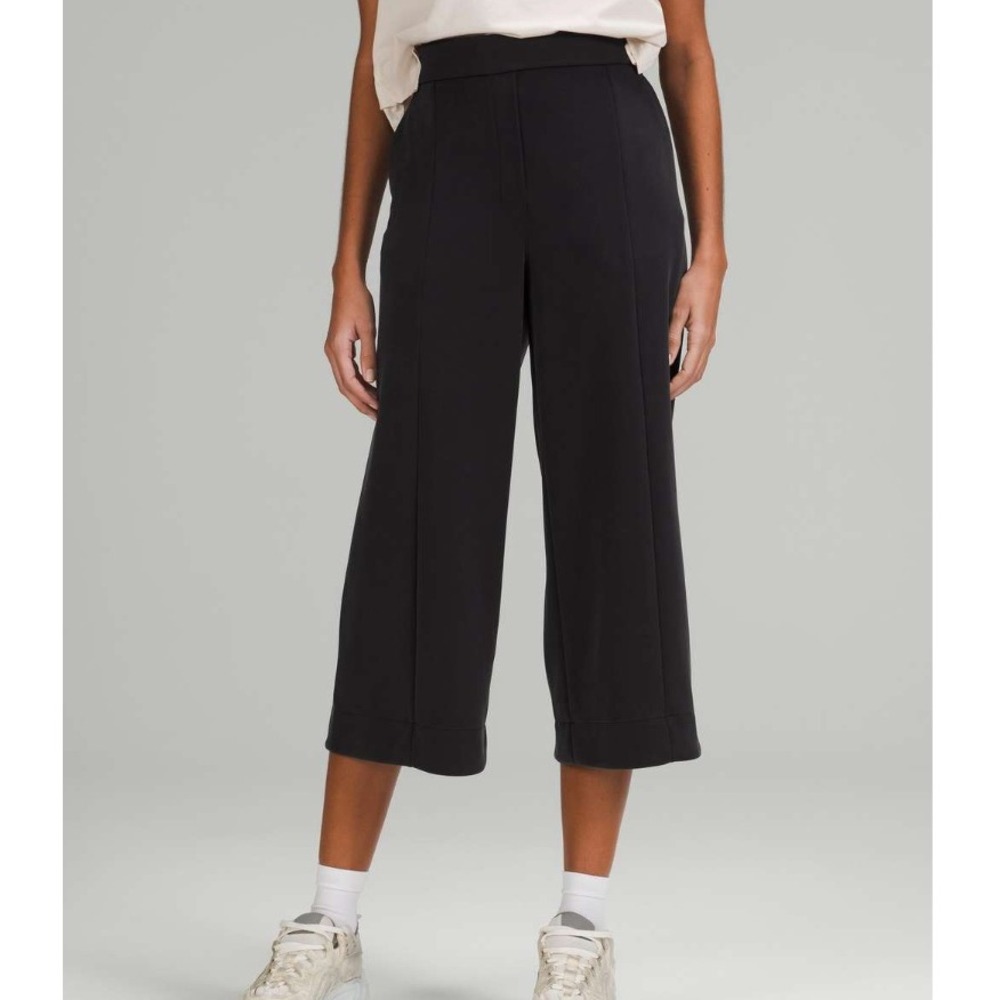Lululemon Softstreme High-Rise Culotte 4 Black Wide Leg Pant Athleisure Cropped